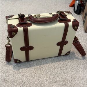 Vintage-Inspired Cream and Brown mini case